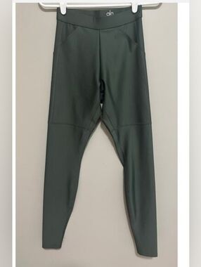 ALO Yoga High Waisted Leggings in Olive Green